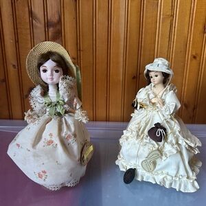 Vintage Dolls ( musical) with Cloth Dresses